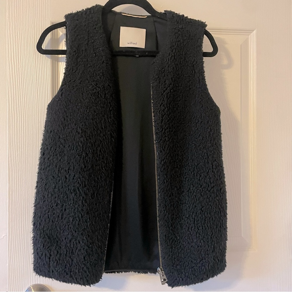 Aritzia - Wilfred Chatou Fuzzy Vest